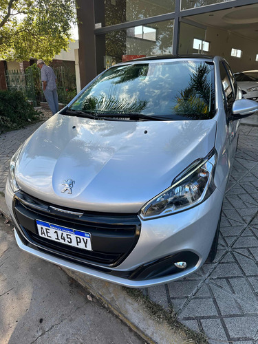 Peugeot 208 1.6 Feline