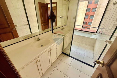 Depto En Venta Plaza Las Lilas, 3d Y 3b
