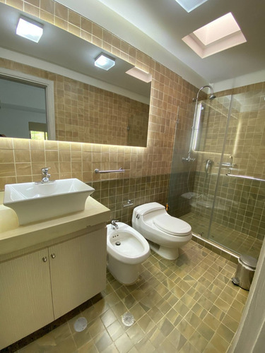 Kat Venta Hermoso Townhouse Con Planta 100% En Altos De Guataparo 271101