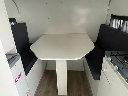 Casa Rodante Laus 250 Con Puerta Lateral Para Dos Personas