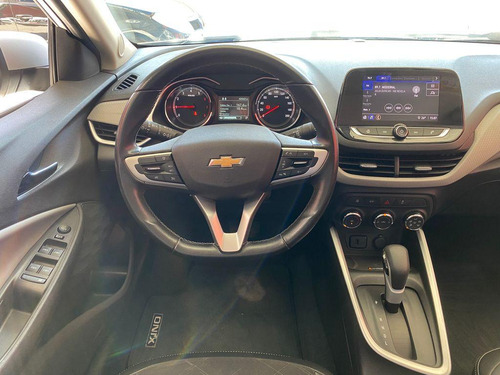 Chevrolet Onix Plus 10tat Pr1