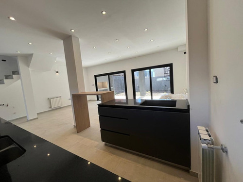 Venta Duplex 3 Dormitorios Nuevo Rincones Mananti