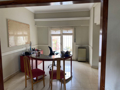 Chalet 4 Ambientes+ Dcia, Ideal Profesional O Vivienda A Mts De Plaza Del Agua.