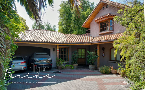 Casa En Arriendo De 5 Dorm. En La Reina