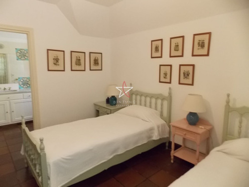 Casa, 5 Dormitorios, 5 Baños, Punta Del Este, Venta- Ref: 1019