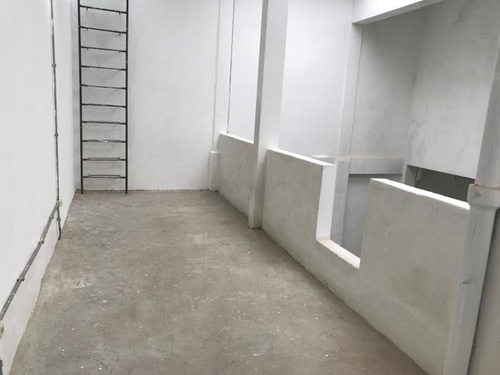 Venta O Alquiler Deposito 190 M2 Barrio Reus