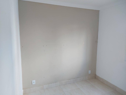 Apartamento Térreo Em Cotia Cozinha E Quartos Com Armários