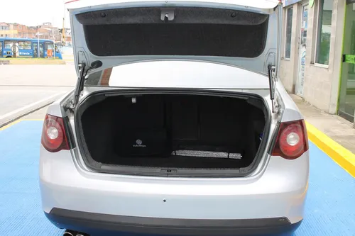 Volkswagen Bora 2.5 SEDAN
