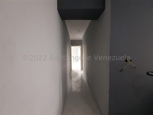 Imagen 9 de 20 de Apartamento En Venta Zona Centro De Maracay, 23-13616 Hc