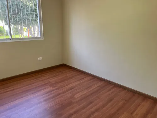 Departamento 4 Dormitorios En Venta, Sector Oriente, Viña D