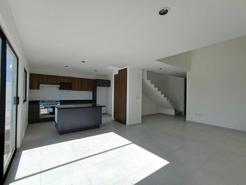 Casa En Venta De 4 Recámaras Con Recámara En Planta Baja En Viu Panorama, El Marqués, Querétaro