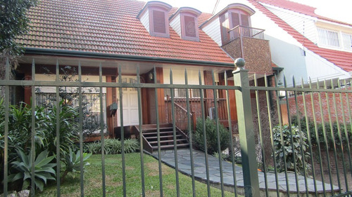 Imagen 3 de 12 de Casa Próxima A La Plaza De La Cruz 5 Amb Jardín,pileta Y Garage Dos Autos