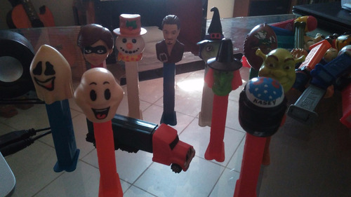 Pez Disney Star Wars Looney Tunes Snoopy