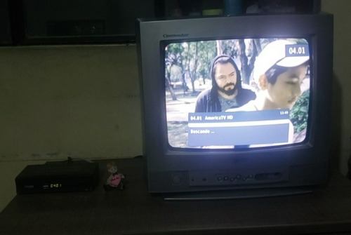 Imagen 6 de 6 de Kit Tdt Sintonizador Nanoloco Tv + Antena Digital Nano Tv