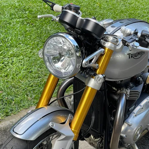 Triumph Thruxton R 1200
