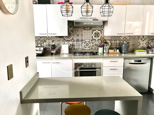 Casa En Venta De 5 Dorm. En Lo Barnechea