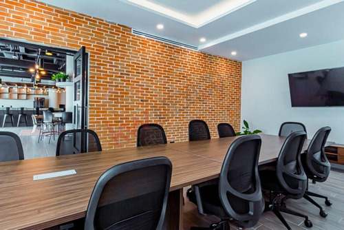 Oficna En Venta En Humana Workcenter, Playa Del Carmen.