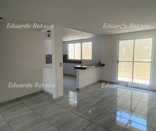 Amplia Casa En Pachuca, 132 M² De Construcción Y Vestidor En Recámara Principal