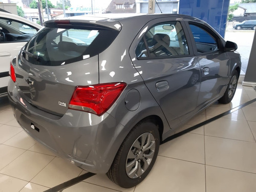 Imagen 19 de 25 de Chevrolet Onix Joy Black 0km#7