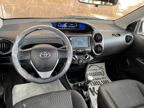 Imagem 9 de 9 de Toyota Etios 1.5 X Standard Sedan 16v Flex 4p Manual
