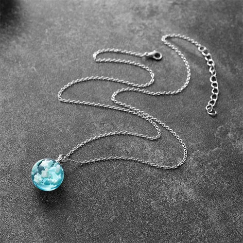Collar Con Colgante De Bola De Resina De Nube Blanca Y Ciel.
