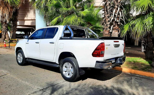 Toyota Hilux 2.8 Cd Srv 177cv 4x2 2017