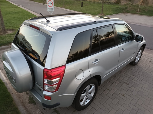 Imagen 21 de 24 de Camioneta Suzuki Grand Vitara Jiii, 4x4, 2010, Motor 2.4