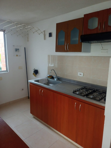 Venta De Acogedor Y Cómodo Apartamento, Barrio Guadalupe  Cali.    