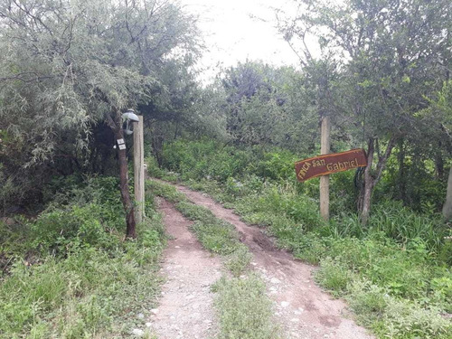 Departamento De Dos Ambientes Y Cabaña A Terminar
