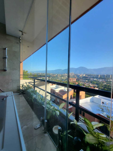 Vendo Espectacular Town House Con Vista. 590 M2. Sorokaima