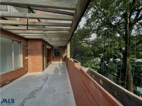 Apartamento En Lalinde Con Generosa Terraza(mls#256169)