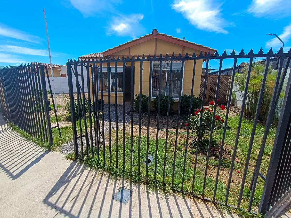 Amplia-seminueva-villa Las Casas Padre Hurtado/municipalidad