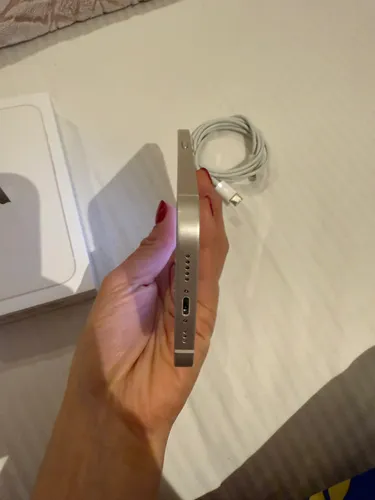 Apple iPhone 13 (128 Gb) - Blanco Estelar (Usado)