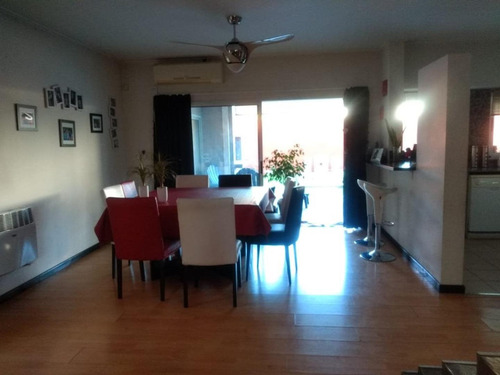 ¡¡¡hermosa Casa De Diseño De 2 Plantas En Casilda!!!