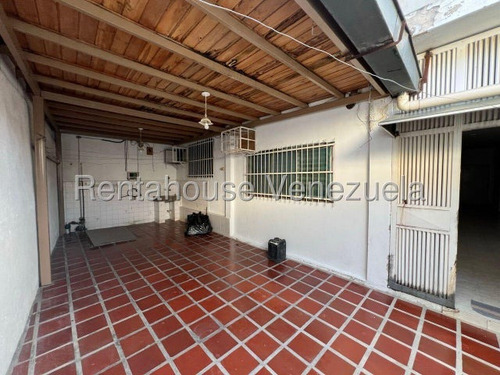Casa En Venta Urb. Piñonal #25-17208 Rm