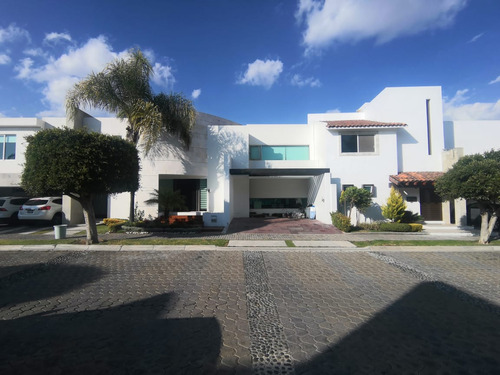 Hermosa Residencia En Lomas De Angelopolis