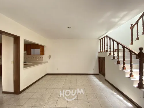 Casa En Jardín Real, Zapopan Con 4 Recámaras, 220 M², Id: 153696