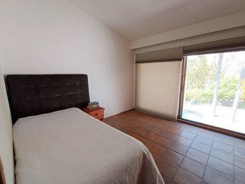 Amplia Residencia En Bugambilias