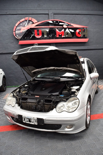 Imagen 17 de 18 de Mercedes-benz 220 C220 Cdi 2005