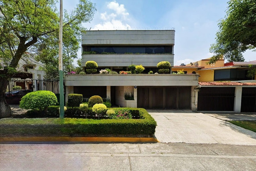 Casa De Adjudicación Bancaria En Venta Ubicada En Circuito Músicos, Ciudad Satélite, Naucalpan De Juárez, Estado De México. Cmr.