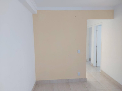 Apartamento Térreo Em Cotia Cozinha E Quartos Com Armários
