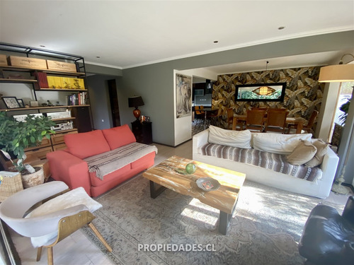 Casa En Venta De 3 Dorm. En Las Condes