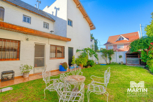 Casa En Venta En Martinez 5 Amb Con Cochera