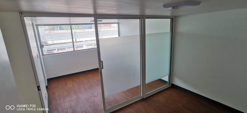 Oficina Con Sala De Juntas A 5 Minutos De Metro Misterios En Renta