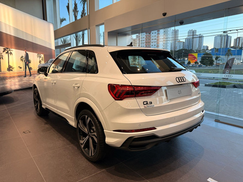 Audi Q3 2.0 40 TFSI GASOLINA PERFORMANCE BLACK PLUS QUATTRO TIPTRONIC