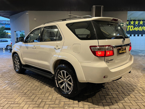Toyota SW4 SRV D4-D 4x4 3.0 TDI Dies. Aut