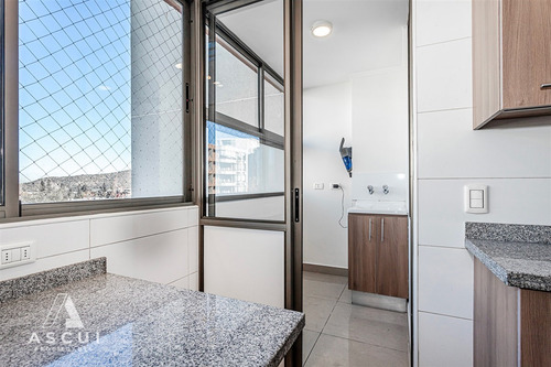 Departamento En Venta De 3 Dorm. En Lo Barnechea