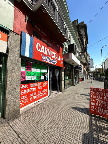 Local En  Av Rivadavia 2400