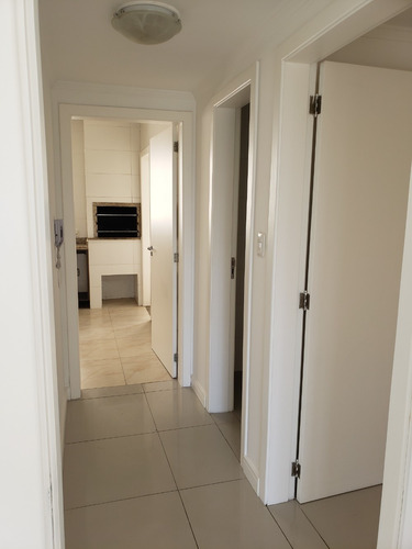 Imagem 5 de 14 de Vendo Amplo Ap. Bairro Nobre, Recém Reformado, Com Garagem