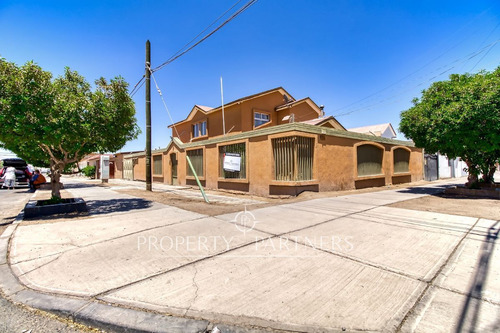 Casa De 4 Dormitorios Cercana A Calle Ascotan En  ...